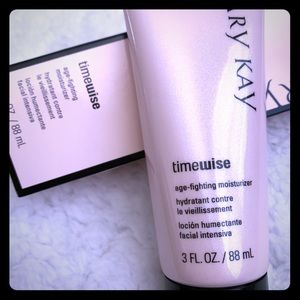 Moisturizer combination to oily